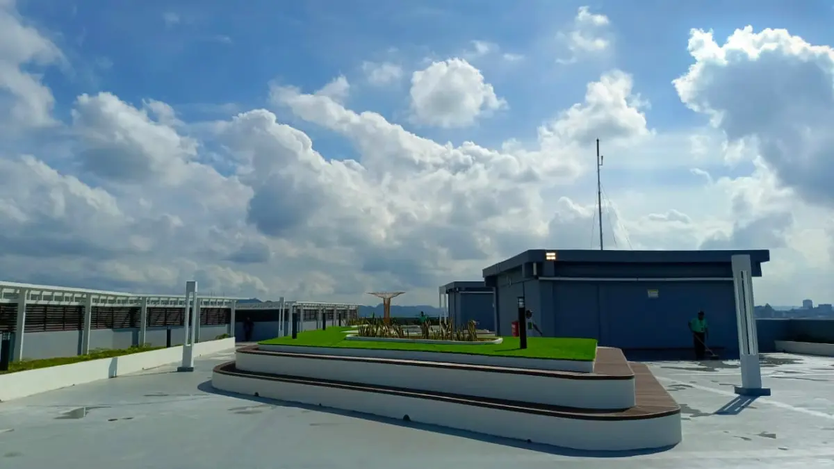 POTENSIAL: Rooftop Pasar Pagi Samarinda diusulkan menjadi kawasan kafe dan kuliner untuk menarik pengunjung sekaligus mendongkrak PAD. HAFIZ/KP