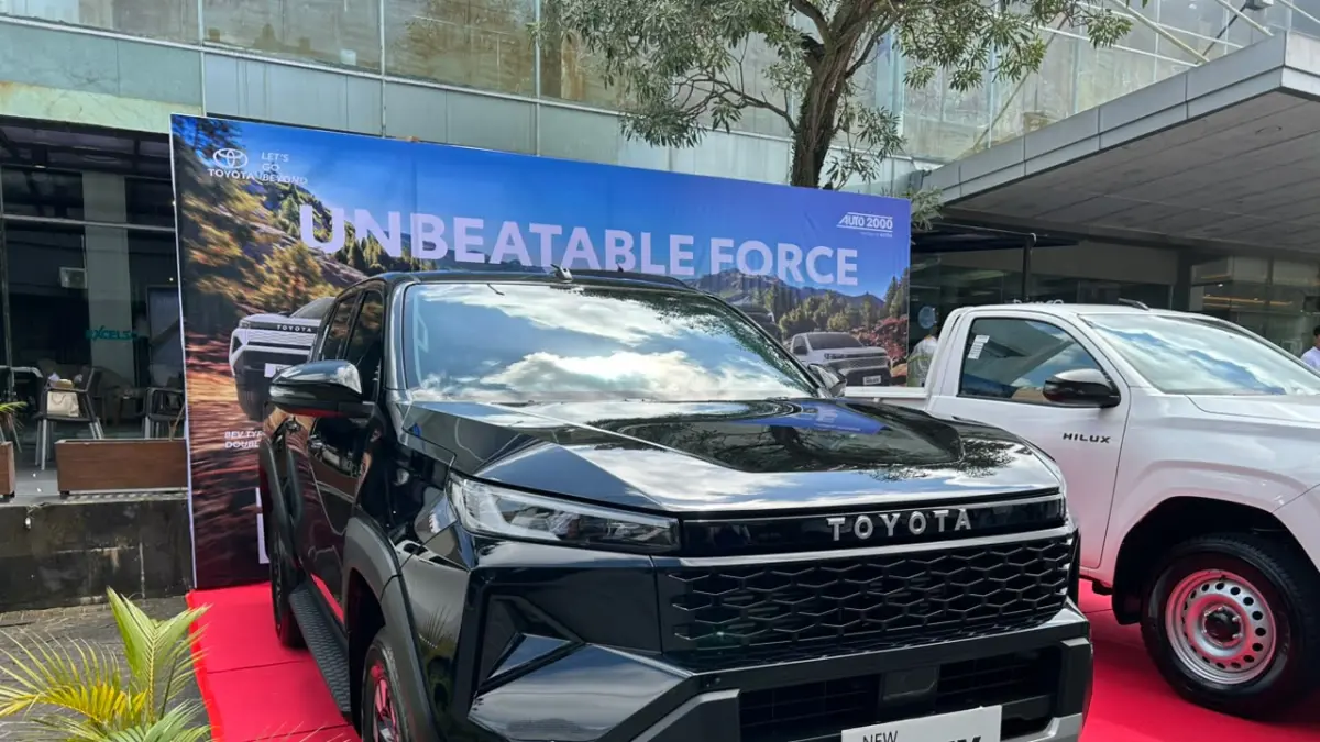 TANGGUH DAN MODERN: New Toyota Hilux resmi diperkenalkan di Balikpapan dengan desain Cyber SUMO, mesin diesel 2.800 cc, dan teknologi terbaru. Peluncurannya langsung mendapat respons positif dari sektor tambang dan kebun di Kaltim dengan mencatat sekitar 150 Surat Pemesanan Kendaraan (SPK).