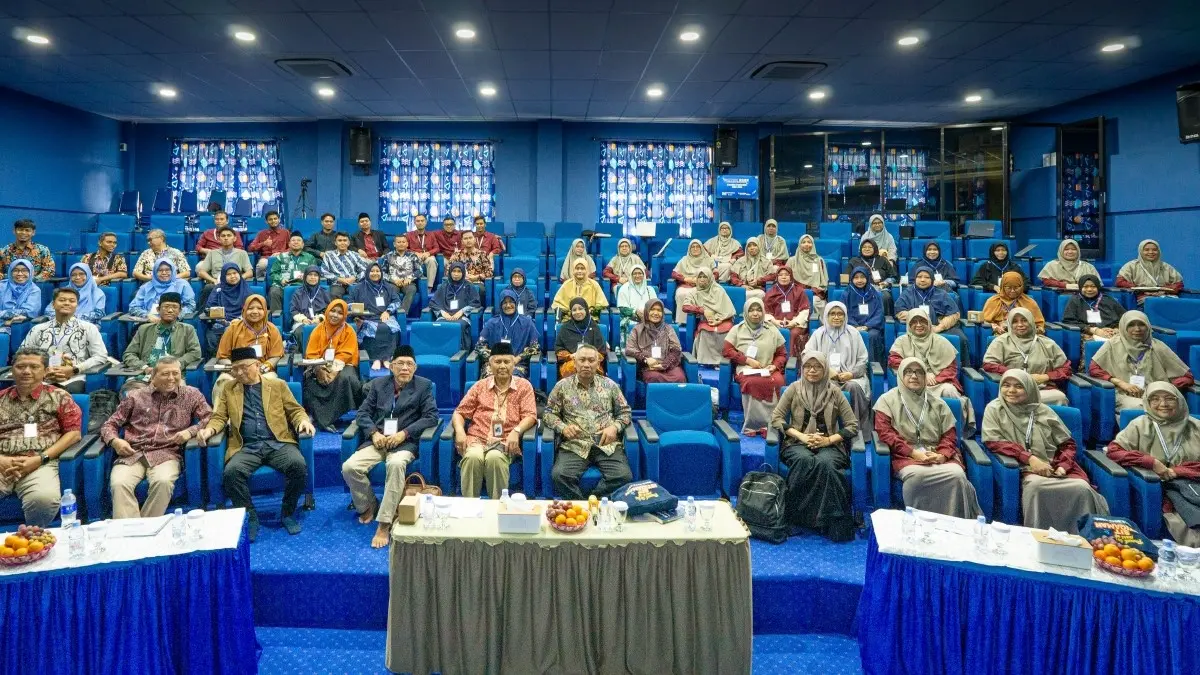 MILAD KE-29: Keluarga besar SIT Istiqamah YPAITB berfoto bersama usai kegiatan PITSI.