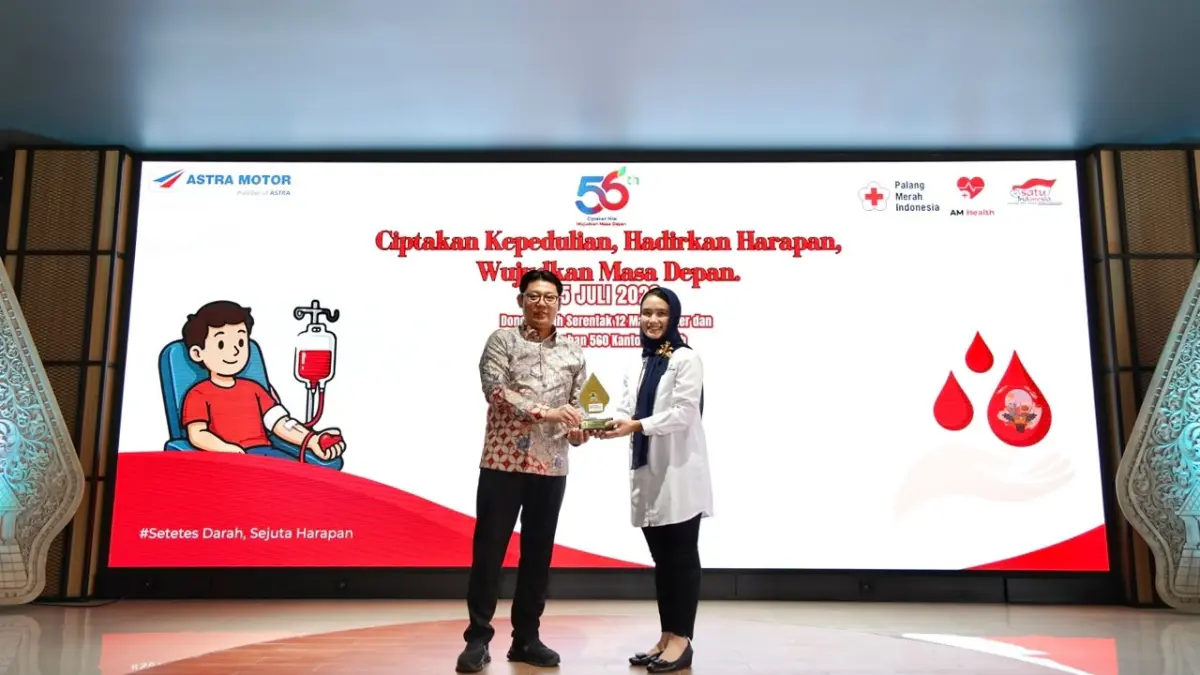 PEDULI: Astra Motor selaku Main Dealer sepeda motor Honda dan bagian dari PT Astra International Tbk menggelar aksi donor darah serentak di 12 provinsi dalam rangka peringatan HUT ke-56 tahun. (IST)