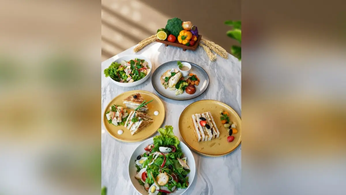 Platinum Hotel & Convention Hall Balikpapan menghadirkan Better Food Better You, rangkaian menu sehat yang memadukan bahan-bahan segar, nutrisi seimbang, dan cita rasa yang menggugah selera.