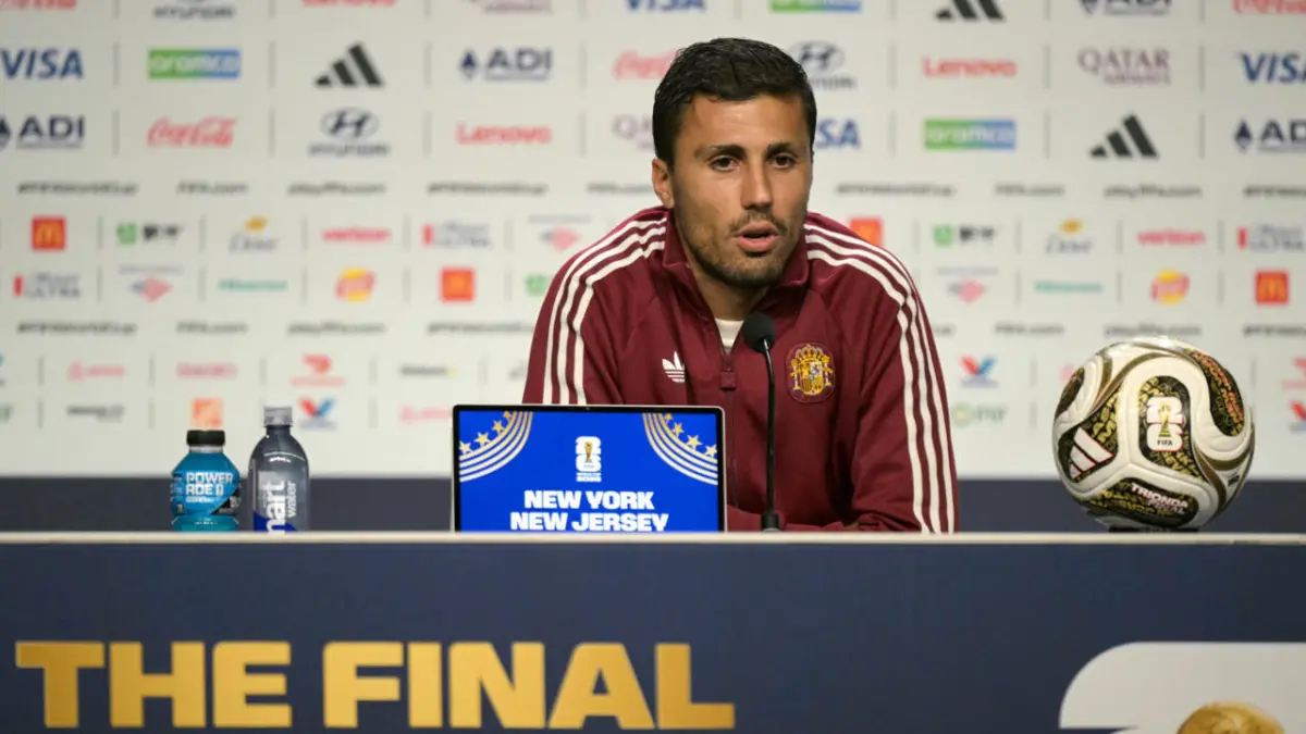 Rodri meminta rekan-rekannya tidak takut menghadapi Argentina dan Lionel Messi cs. (Foto: AFP)