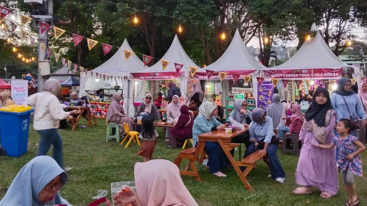 UMKM lokal di Festival Rakyat Kaltim 2026 yang berlangsung di Monpera Balikpapan. (FOTO PUTRA MALINAU/KP)