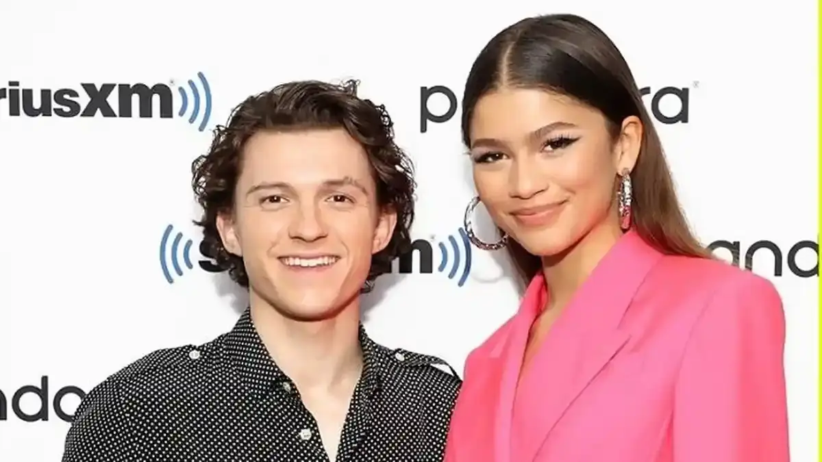 Zendaya bersama Tom Holland.