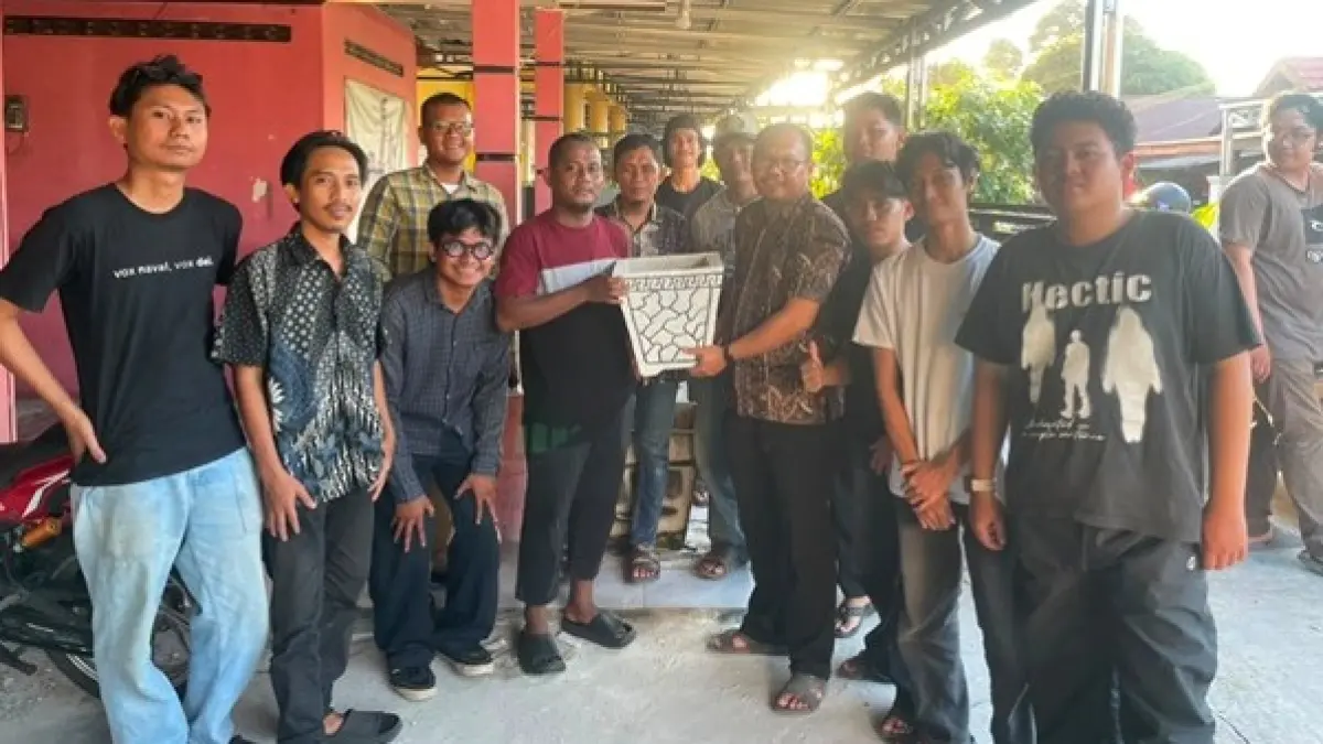 Akademisi ITK bersama warga di sekitar Sungai Wein, Balikpapan Utara.