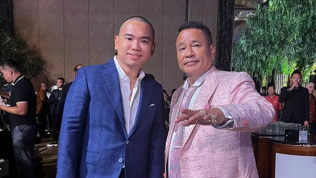 Frank Alexander Hutapea menjadi sorotan publik setelah mengkritik Hotman Paris. Putra sulung pengacara kondang itu juga dikenal memiliki latar belakang pendidikan hukum dan berkarier sebagai advokat di Hotman Paris & Partners. (Ist)