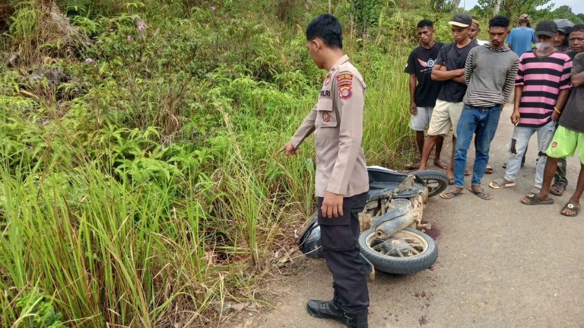 LOKASI PENEMUAN: Lokasi penemuan jasad pelajar dengan luka sobekan di bagian leher di Jalan Loging, Desa Tanjung, Kecamatan Rantau Pulung, Jumat (17/7).