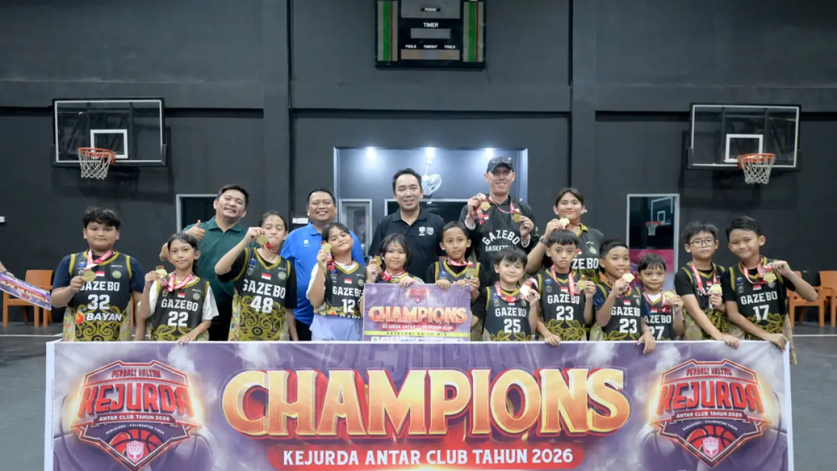 SENGIT: Gazebo akhirnya mengalahkan Blue Sky setelah dua kali overtime di final KU-10 Mix. (DONI ADITYA/KP)