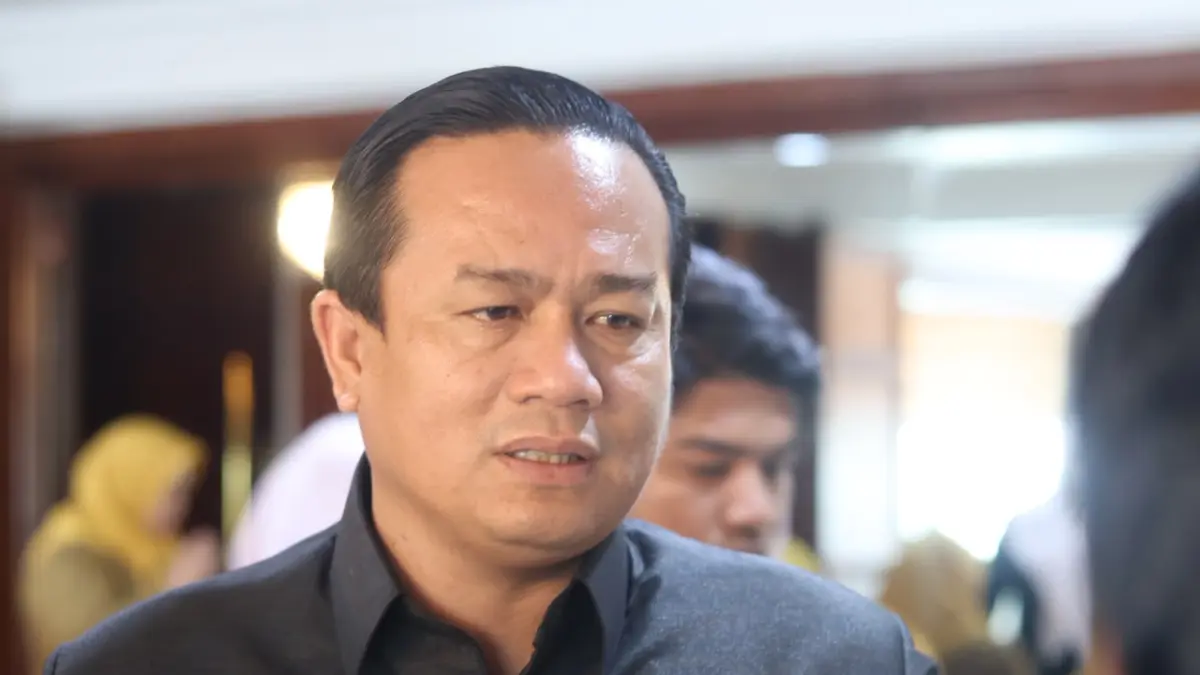 AIR BERSIH: Ketua Komisi IV DPRD Balikpapan Gasali saat diwawancarai awak media, Senin (20/7).