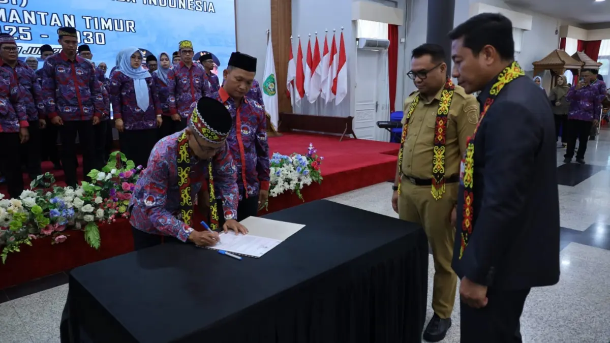 DUKUNGAN: Bupati Kukar Aulia Rahman Basri menghadiri pelantikan pengurus PPDI Kaltim di Pendopo Odah Etam, Tenggarong. 