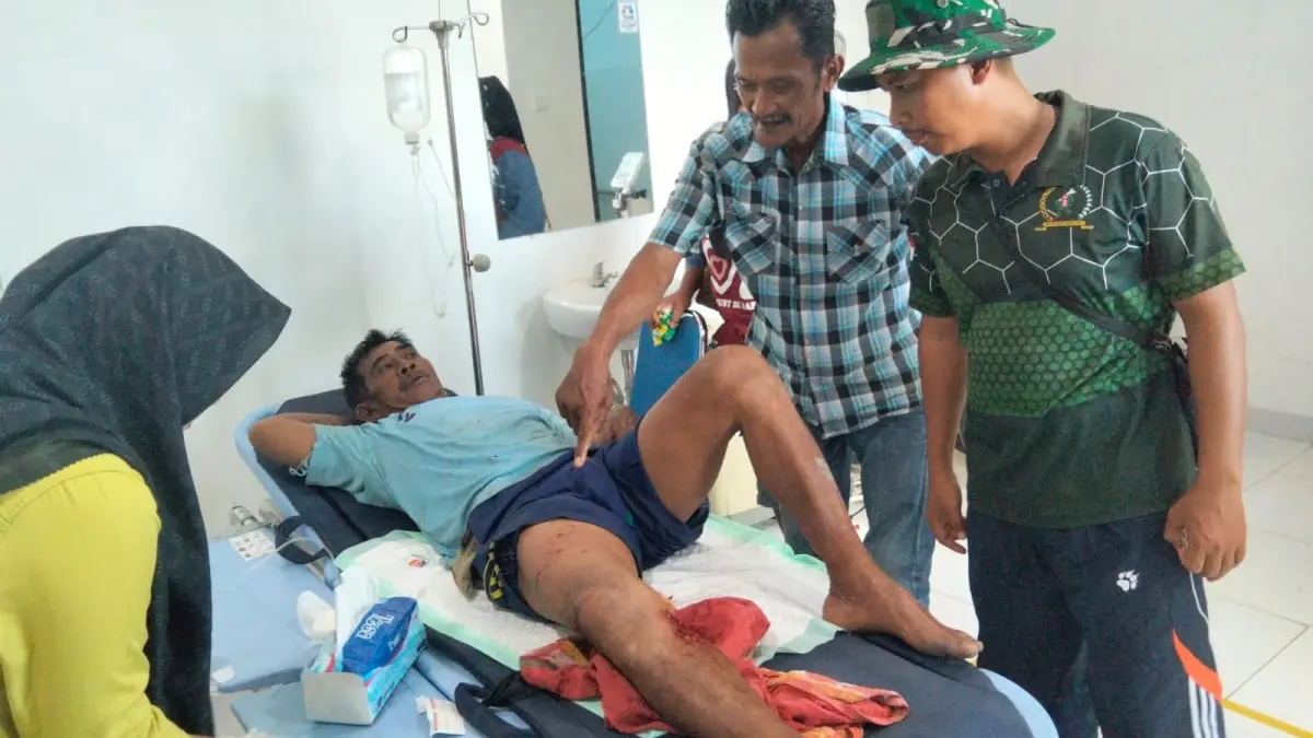 Majid saat mendapat perawatan di Puskesmas Biatan, Berau. (FOTO ARTA KUSUMA YUNANDA/BP)