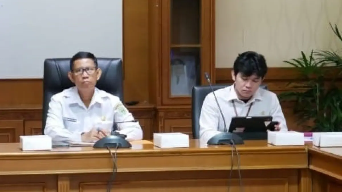 Asisten Pemerintahan, Hukum dan Kesra (Asisten I) Nopandel selaku Plt. Inspektur Inspektorat Kabupaten Kutai Barat mengikuti konsultasi melalui Zoom meeting pariwara antikorupsi 2026. IST/KP
