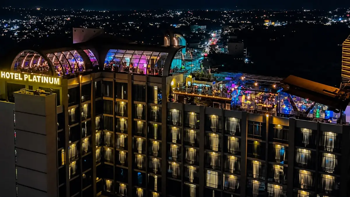 Infinity Sky Lounge di Platinum Hotel Balikpapan.