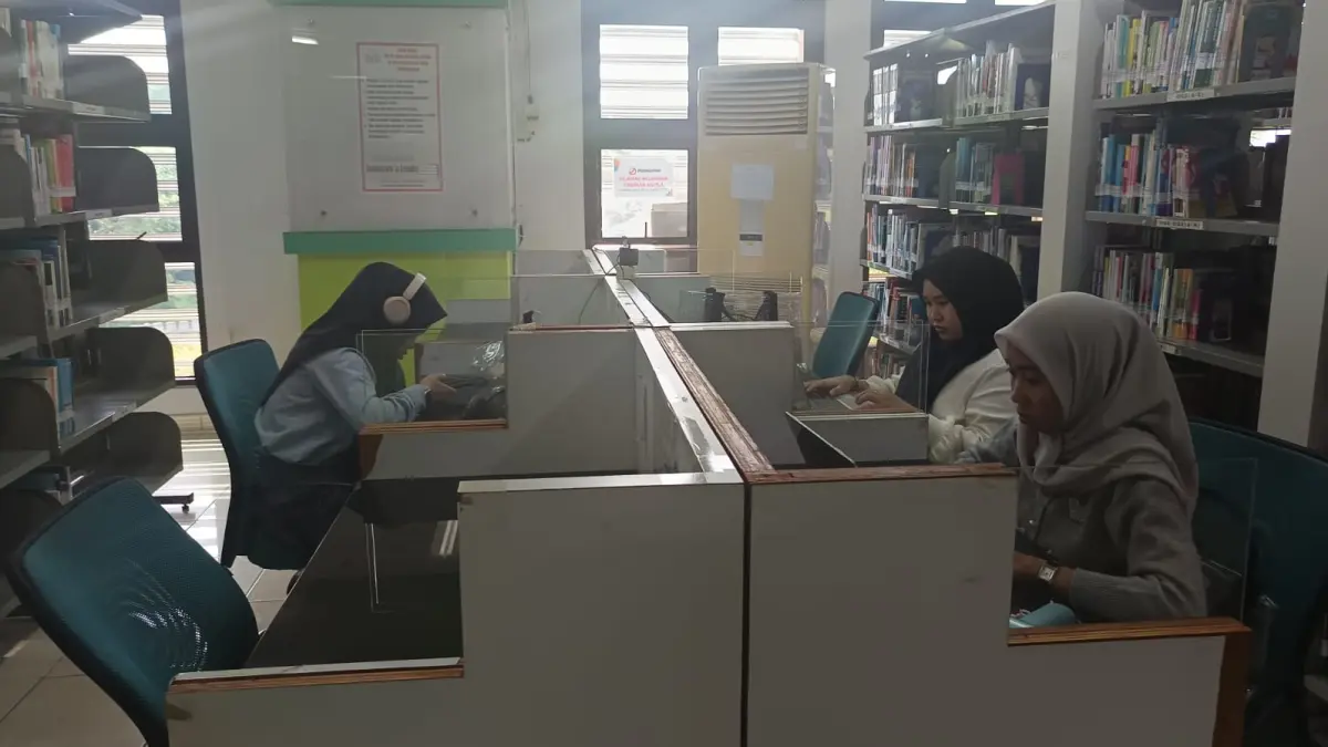 LITERASI: Hingga 2026, Dinas Perpustakaan dan Arsip (Disputakar) Balikpapan mencatat pemanfaatan layanan literasi mencapai lebih dari 116 ribu kunjungan dengan total koleksi mencapai 114.873 eksemplar buku. DINA ANGELINA/KP