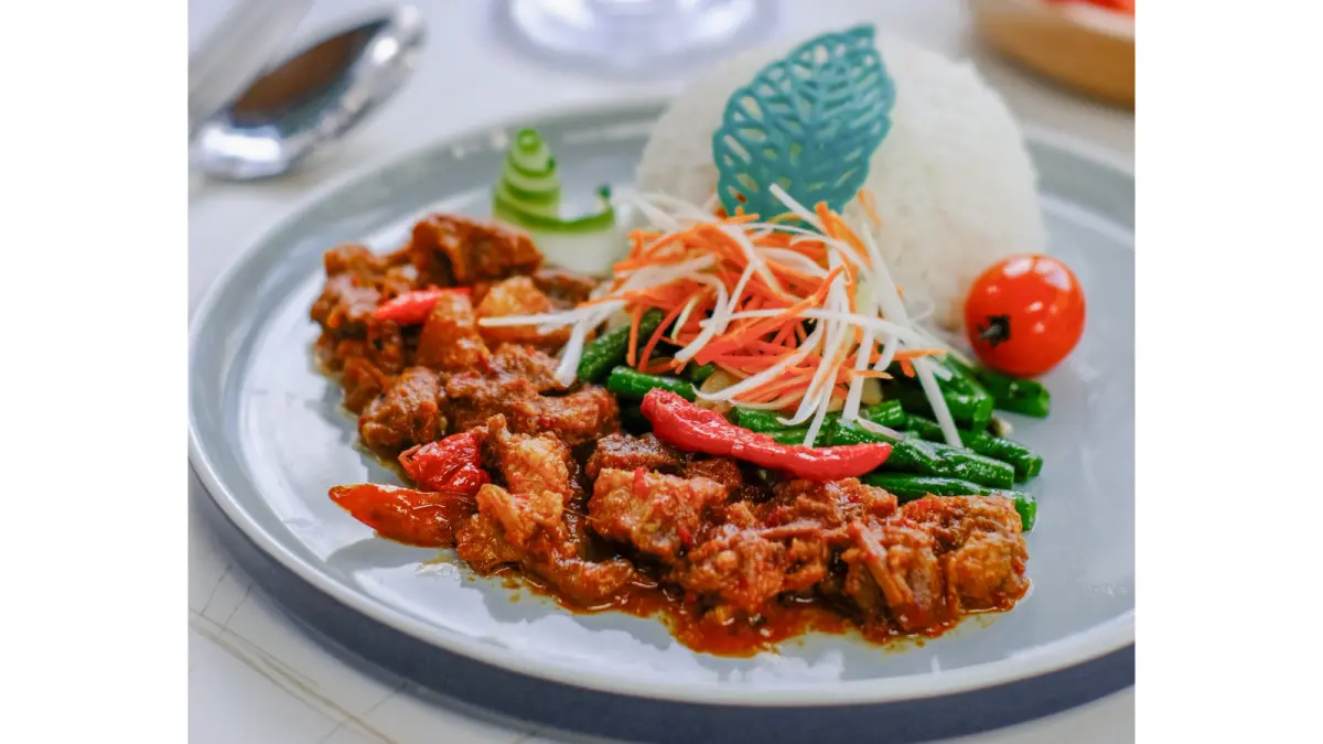 Midtown Hotel Samarinda menghadirkan program Promo of The Month dengan memperkenalkan menu spesial Daging Masak Gongso. (IST)