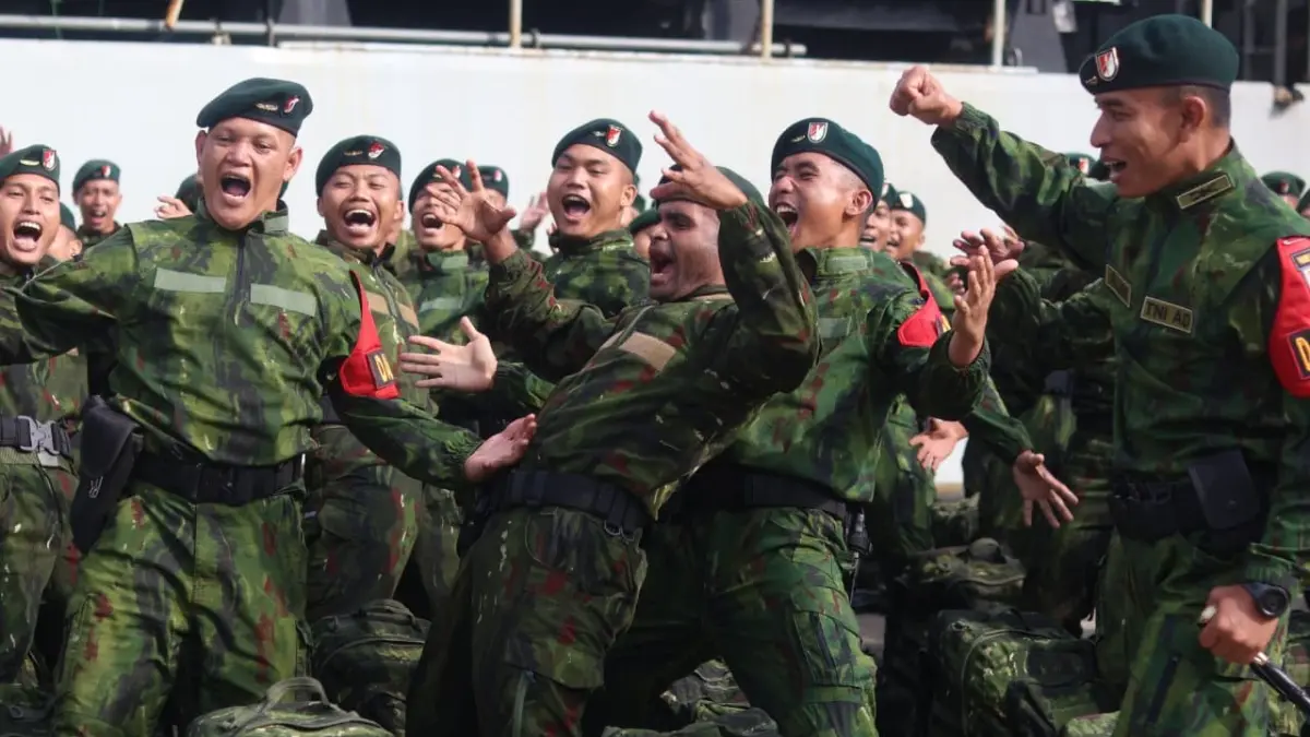 Prajurit Satgas Pamtas RI–PNG Yonif 613/Raja Alam. (FOTO ANGGI PRADITHA/KP)