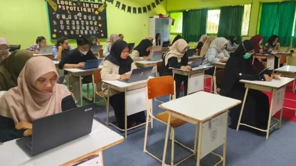 PROSES SELEKSI: Guru pengganti yang dijaring untuk melengkapi kuota pendidik di Kota Bontang sebelumnya menjalani beberapa tahapan. Namun masih ada yang belum mengajar hingga saat ini. FOTO: ADIEL KUNDHARA/KP&nbsp;