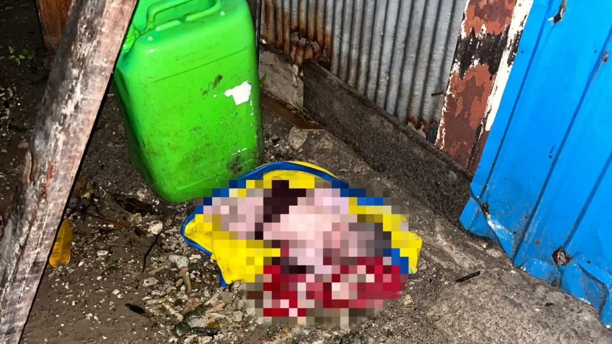 TEGA: Bayi perempuan ditemukan warga di belakang rumahnya, diduga ada yang sengaja menelantarkan.