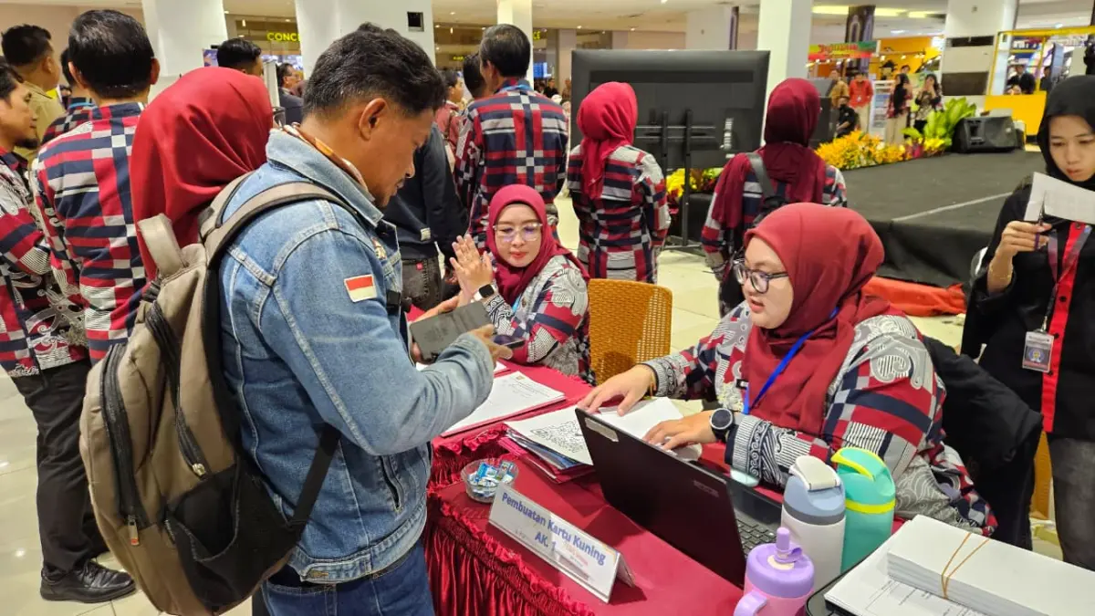 AUTO MATCHING: Disnaker Kota Samarinda menghadirkan sistem auto matching pada Mahakam Job Fair 2026 untuk mempercepat pencocokan pencari kerja dengan kebutuhan perusahaan. (HAFIZ/KP)
