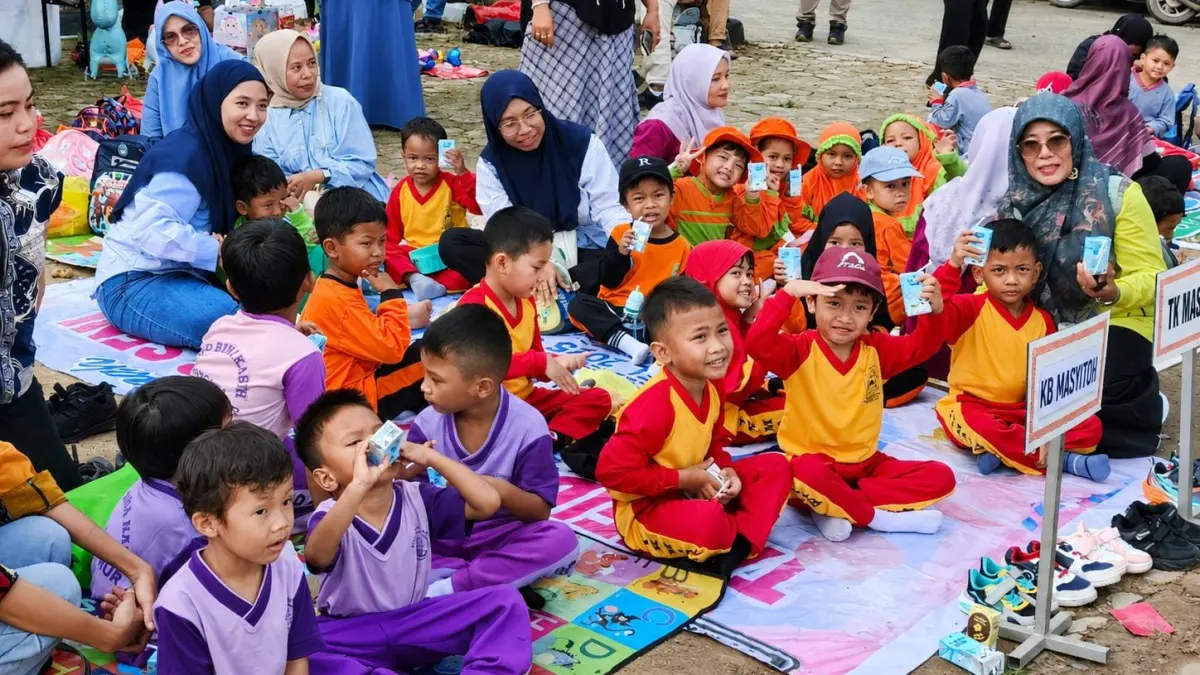 &nbsp;

Siswa TK bersama guru dan orangtua mengikuti peringatan Hari Anak Nasional 2026 yang digelar GTKI Sangatta Utara, Kamis (23/7). (Jufriadi/KP)

