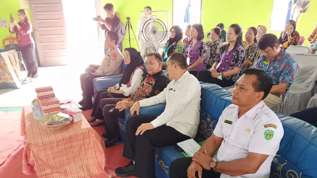Suasana di sela pelatihan implementasi whole school approach dipusatkan SD 010 Bongan. (IST)