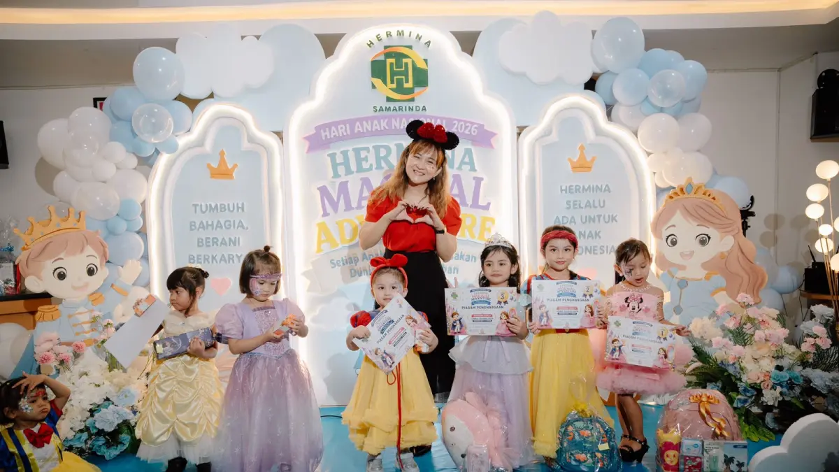 Anak-anak pemenang lomba dan fashion show Hari Anak Nasional 2026 yang digelar RS Hermina Samarinda. (IST)