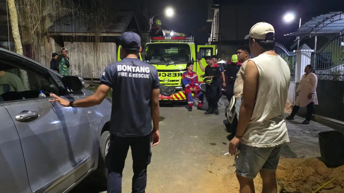 ANTISIPASI KORBAN:&nbsp;Wakil Ketua Komisi C DPRD Bontang menyebut masih banyak lubang bekas galian pipa jargas yang belum ditimbun kembali, kondisi ini tentu sangat membahayakan. (FOTO: ADIEL KUNDHARA/KP)