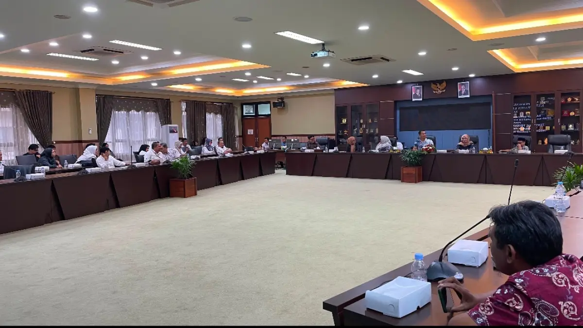ASPIRASI: RDP Komisi IV DPRD Kukar bersama Inspektorat dan perwakilan guru swasta membahas polemik pengembalian insentif.&nbsp;