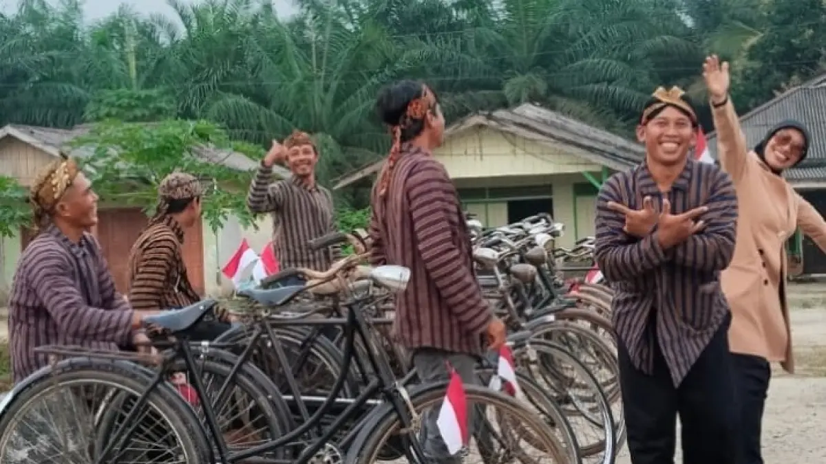 GOWES SABTU SORE: Komunitas sepeda onthel "On Tail Thai Yenk" asal Desa Gunung Intan, Kecamatan Babulu, gelar aksi gowes bersama di area Alun-Alun Pemkab PPU, Sabtu (25/7/2026) sore.(IST)
