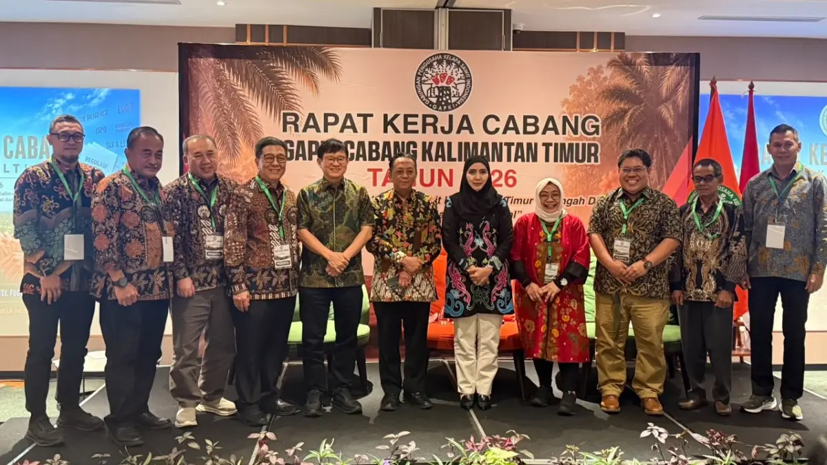 KOLABORASI: Perwakilan Dinas Perkebunan dan pengurus GAPKI Kaltim saat rapat kerja cabang (rakercab) GAPKI baru-baru ini.