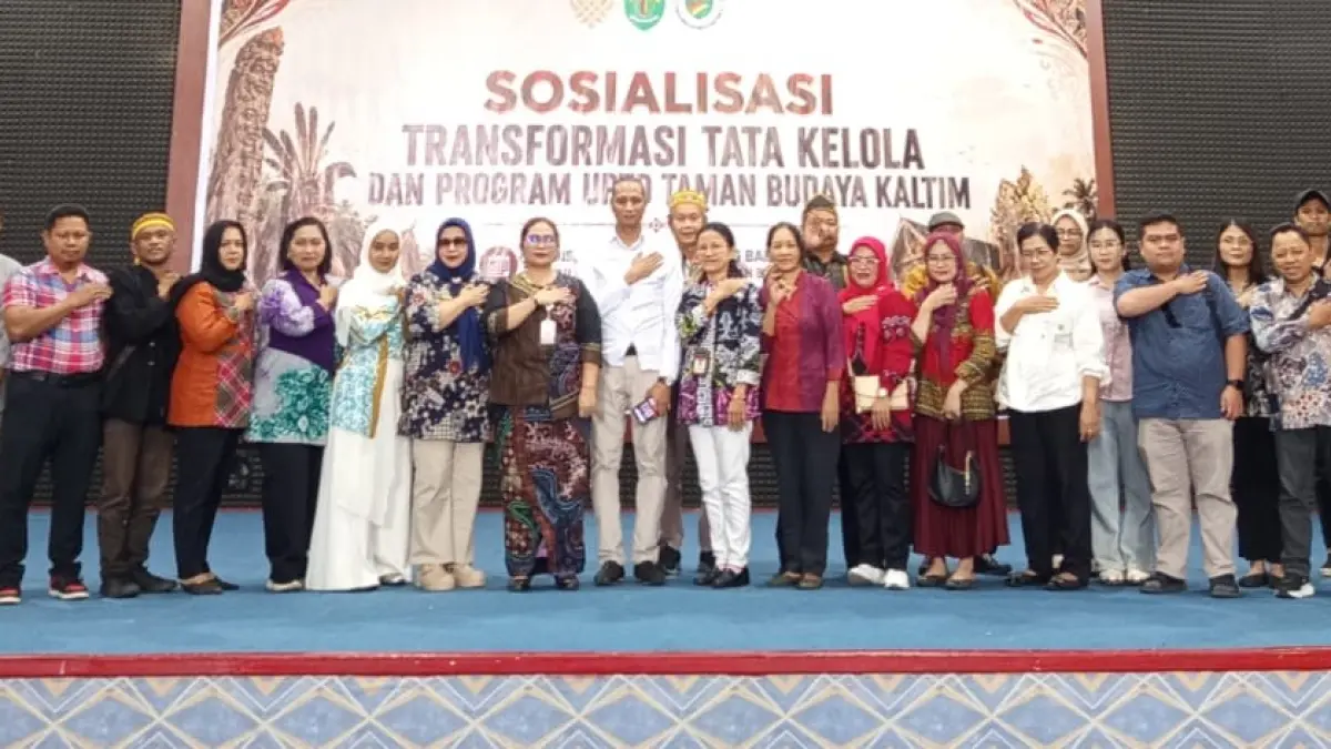 

MOMEN: Peserta sosialisasi mengabadikan momen kebersamaan dengan semangat berbudaya. (IST)

&nbsp;