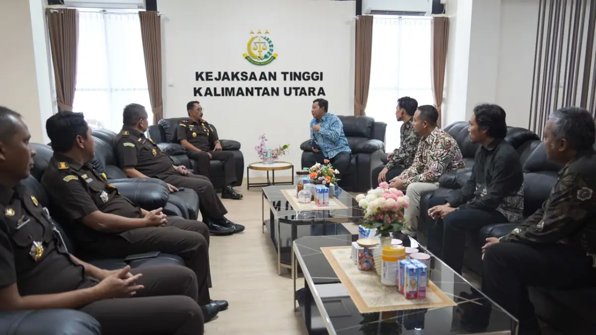 SAMBUT HANGAT: Suasana audiensi PLN UIP KLT bersama Kejati Kaltara dalam mendukung pelaksanaan Proyek Strategis Nasional sektor ketenagalistrikan di Kalimantan Utara.