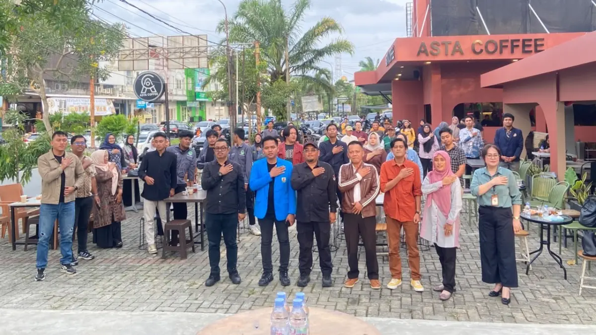 SOSIALISASI: Sosialisasi dari KPU Balikpapan kepada para pemuda agar menjadi pemilih yang cerdas dan bertanggung jawab.(AINUR/KP)