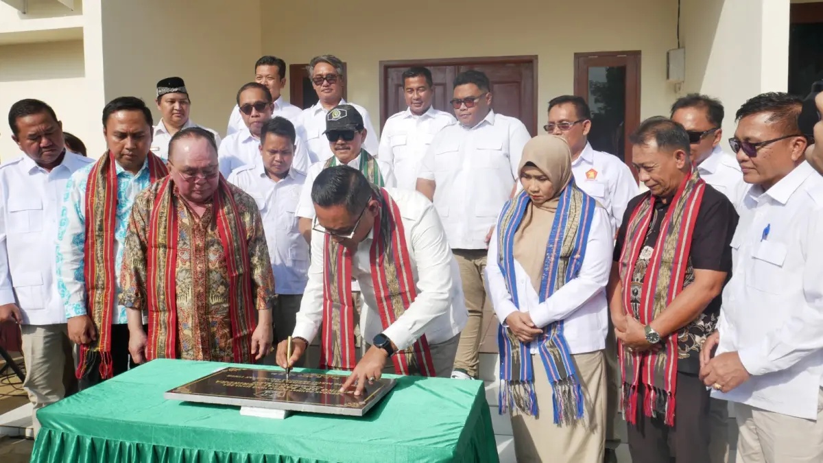 Wakil Gubernur Kaltim sekaligus Ketua DPD Partai Gerindra Kaltim, Seno Aji, meresmikan Kantor DPC Partai Gerindra Kutai Barat di Kampung Balok Asa, Kecamatan Barong Tongkok, Kamis (23/7/2026).