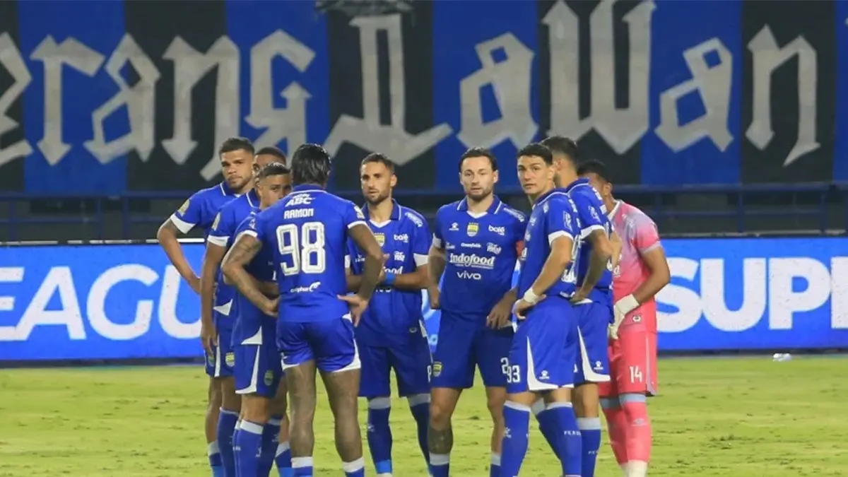 Persib Bandung bakal tetap mengincar kemenangan meski tanpa sejumlah pilar andalannya menghadapi Arema FC malam ini. (Foto: Ist)