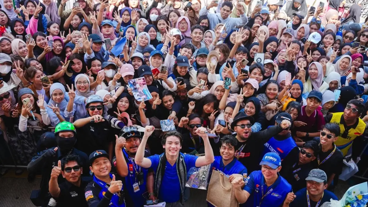 HEBOH: Acara Idemitsu BLU CRU Yamaha Sunday Race semakin meriah dengan kehadiran Ing Asavanund, rider asal Thailand berusia 20 tahun yang tampil di R3 BLU CRU Asia Pacific.