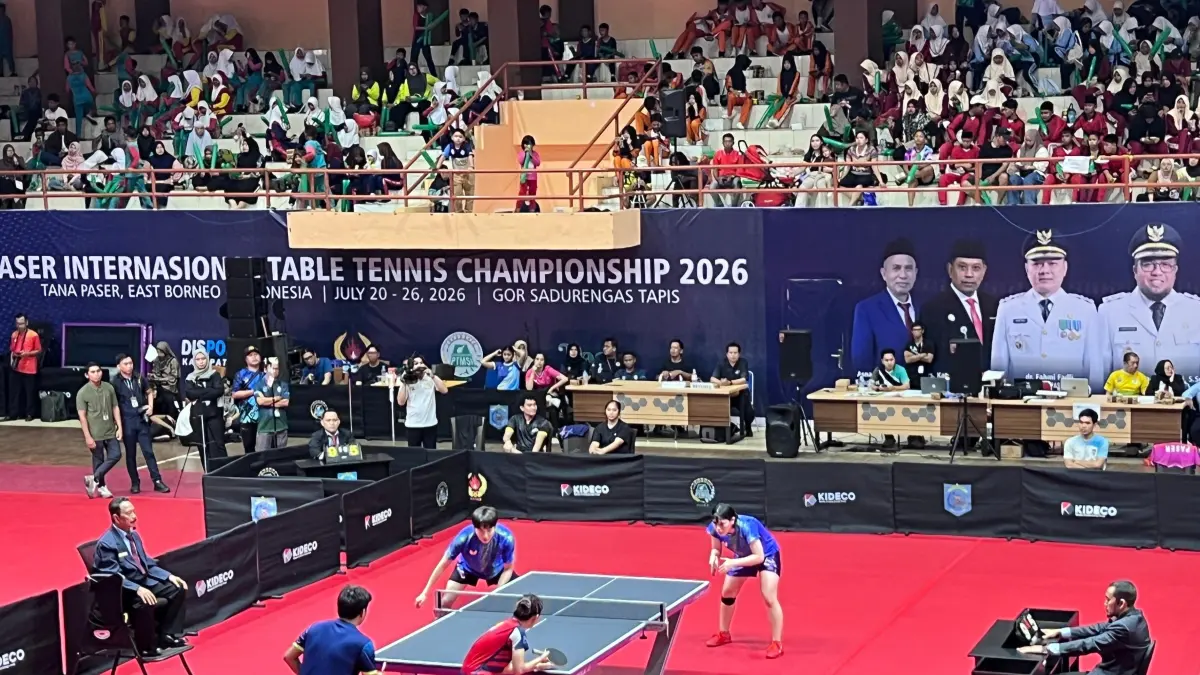 BANGKITKAN SPORT TOURISM: Suasana pertandingan Paser International Table Tennis Championship 2026 di GOR Sadurengas Tapis, Tanah Grogot, yang berakhir Minggu (26/7). Ajang ini diikuti atlet dari enam negara. (NAJIB/KALTIM POST)