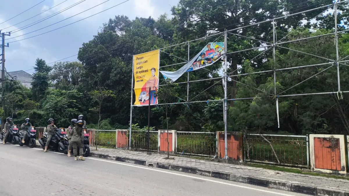 PENDAPATAN DAERAH: Pajak reklame di Bontang menjadi salah satu jenis pajak daerah yang realisasinya terpenuhi dari target tahun ini. (ADIEL KUNDHARA/KP)
