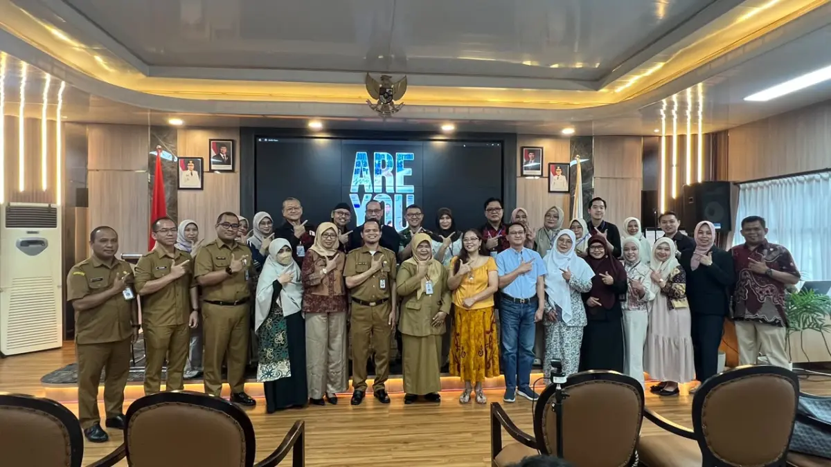 PELATIHANS BERKELANJUTAN: Ketua Tim PONEK RSKD dr. Tedy Teguh Satriadi, Sp.OG. berkomitmen menggelar Workshop PONEK secara reguler guna memastikan seluruh nakes puskesmas di Balikpapan terampil dalam menangani gawat darurat maternal dan neonatal. (NURON/KP)