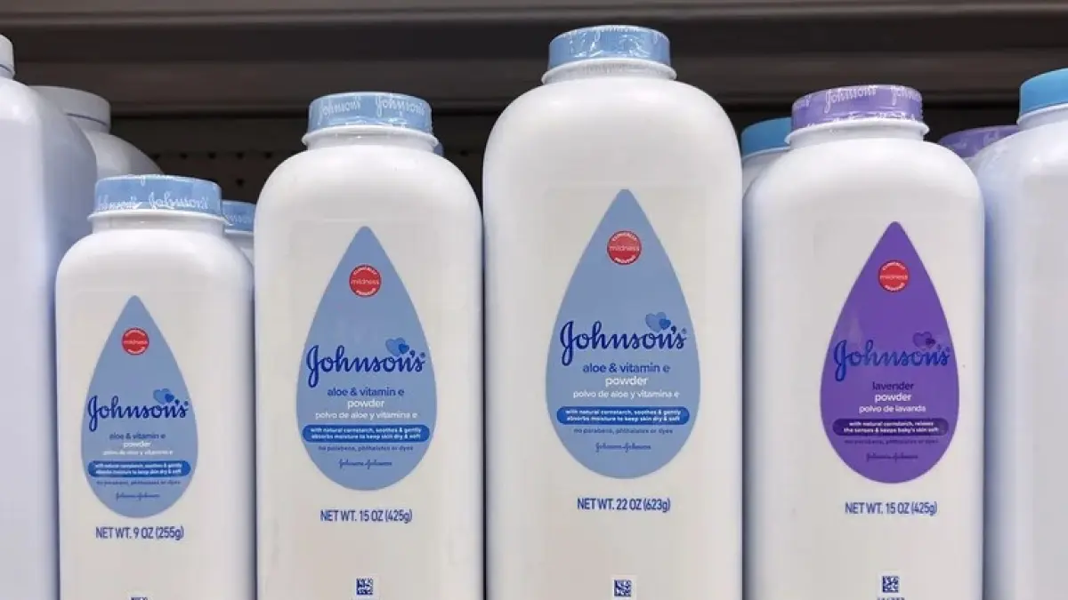 Johnson & Johnson (J&J) sepakat bayar sekitar Rp90 triliun untuk selesaikan gugatan produk bedak talek penyebab kanker ovarium. 