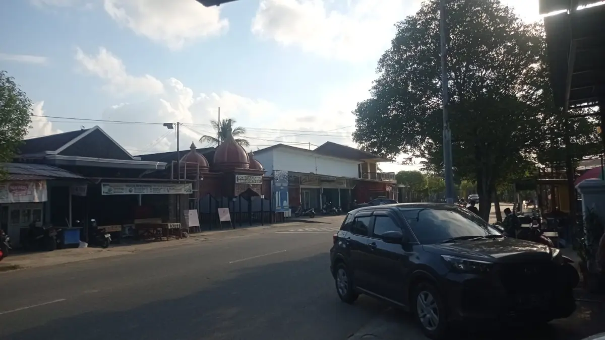 JADI SOROTAN: Semrawutnya pengaturan kabel di Kota Bontang mendapat masukkan dari Pansus RTRW DPRD Bontang saat pembahasan raperda. ADIEL KUNDHARA/KP