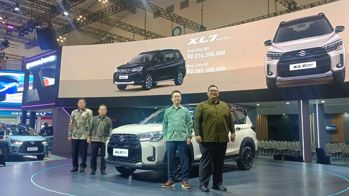 Jajaran manajemen PT Suzuki Indomobil Sales (SIS) saat peluncuran Suzuki XL7 terbaru pada ajang GIIAS 2026 di ICE BSD City, Tangerang, yang menjadi momentum dimulainya pemasaran model penyegaran SUV andalan Suzuki di Indonesia. (Foto: Delis/KP).