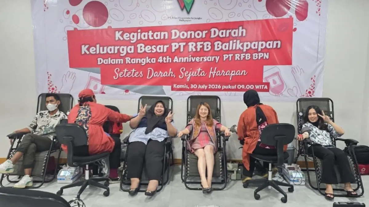 DONOR DARAH: Mengusung semangat "Setetes Darah, Sejuta Harapan", Anniversary ke-4 PT Rifan Financindo Berjangka (RFB) Balikpapan menggelar donor darah. Kamis (30/7).