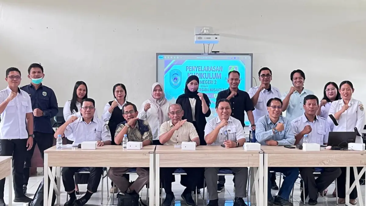 FORUM: Monev tim Bappedalitbang dan Forum CSR, program CSR PT Pamapersada Nusantara di SMKN 2 Sendawar. (SUNARDI/KP)