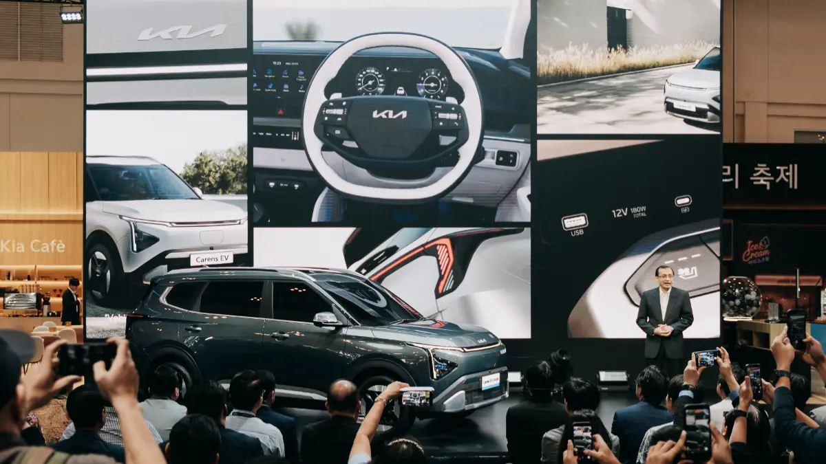 Kia Carens EV diperkenalkan pada GIIAS 2026 sebagai konsep MPV listrik yang menggambarkan masa depan mobilitas keluarga Indonesia. (Foto: Istimewa)