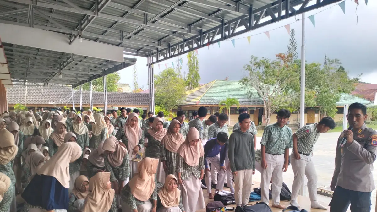 SOSIALISASI: Polres PPU sosialisasi rekrutmen Polri 2027 di SMAN 1 Penajam.(Dok.Humas Polres PPU)