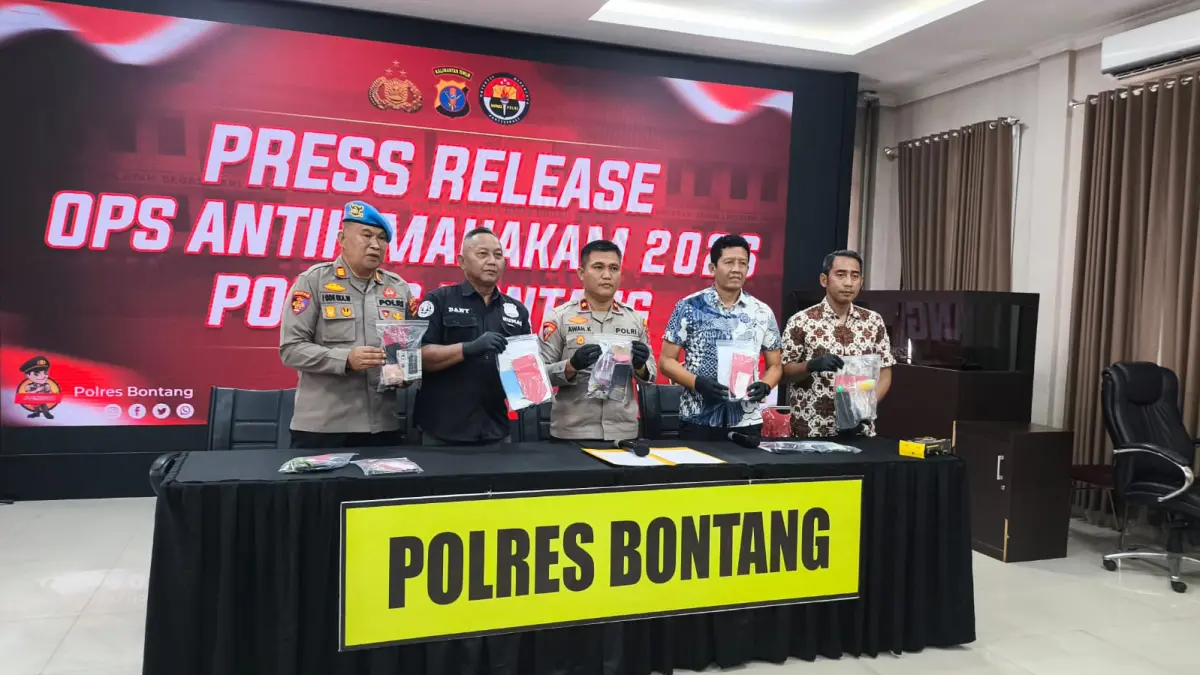 AMANKAN: Barang bukti hasil penangkapan Satresnarkoba Polres Bontang dari beberapa kasus peredaran narkotika. (ADIEL KUNDHARA/KP)