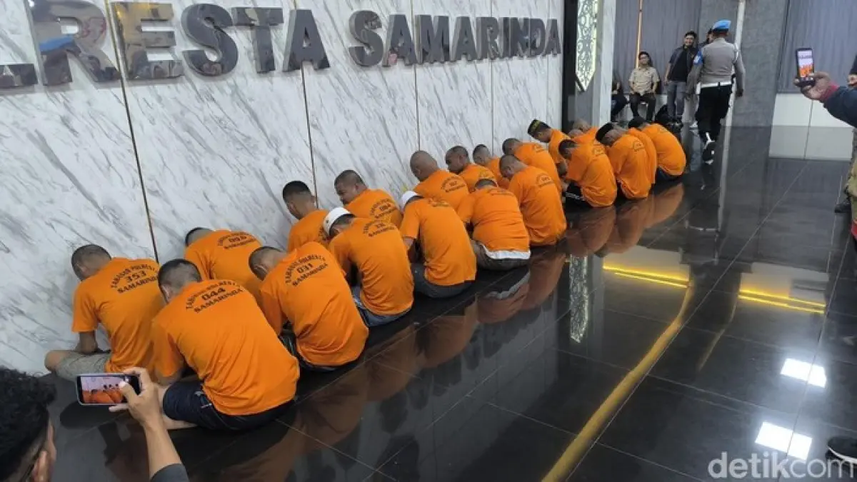 DICOKOK: Tersangka narkoba yang berhasil dicokok Polresta Samarinda dalam Operasi Antik Mahakam 2026.(dtc)