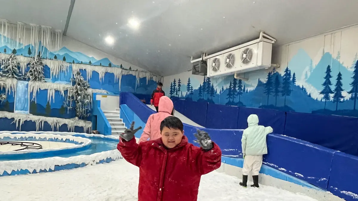 GEMBIRA: Kesempatan bermain gratis bagi anak-anak disabilitas ini menjadi bagian dari perayaan ulang tahun Samarinda Theme Park. (Nasya)