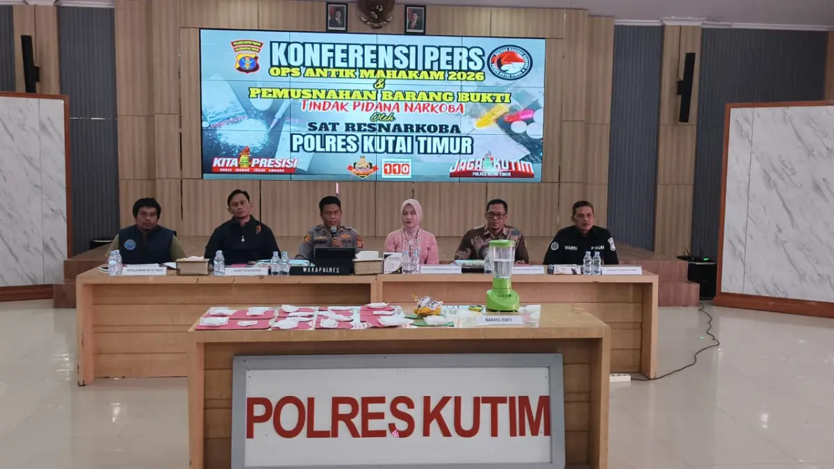 KONFERENSI PERS: Polres Kutai Timur memaparkan hasil pengungkapan kasus peredaran gelap narkotika selama Operasi Antik Mahakam 2026 dalam konferensi pers di Auditorium Polres Kutim, Jumat (31/7). (JUFRIADI/KP)